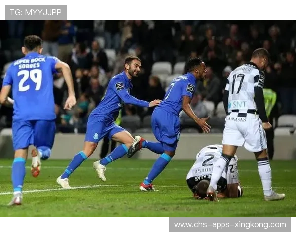 波尔图边路频繁渗透在比赛中占据上风